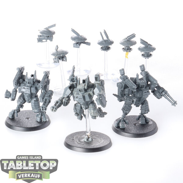 Tau Empire - 3 x XV8 Crisis Battlesuit Team - unbemalt