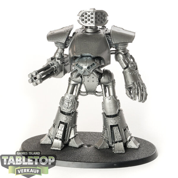 Legion Imperiales - Reaver Battle Titan with Power Fist and Gatling Blaster - grundiert