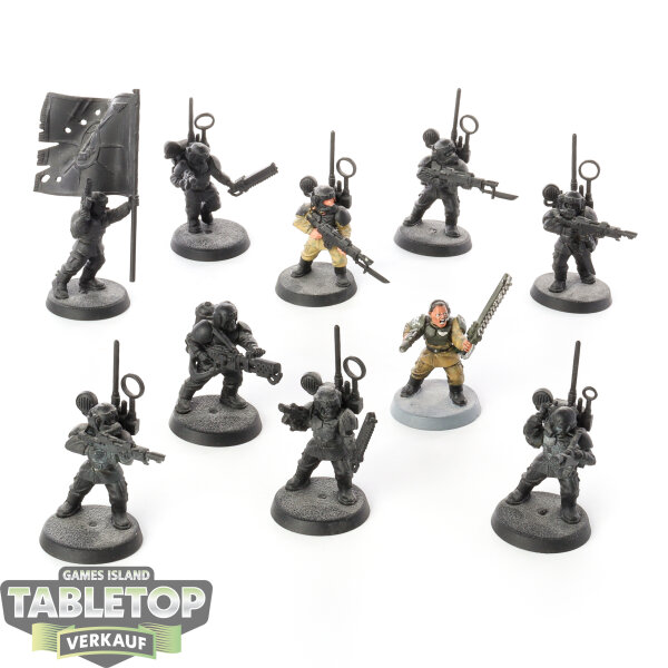 Astra Militarum - 10x Cadian Shock Troops (Classic) - bemalt