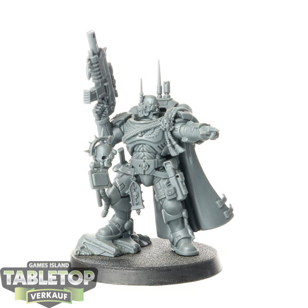 Space Marines - Captain in Phobos Armour - unbemalt