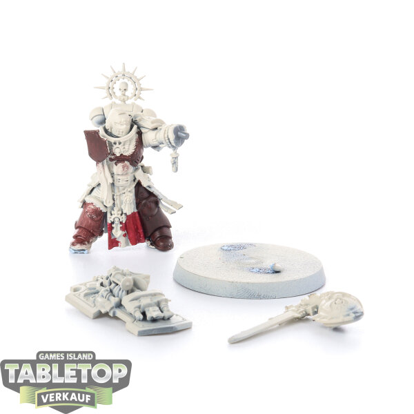 Space Marines - Captain with Relic Shield - teilweise bemalt