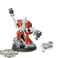 Adepta Sororitas - Canoness - teilweise bemalt
