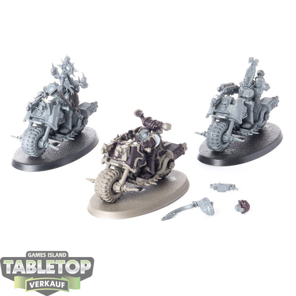 Chaos Space Marines - 3 x Chaos Bikers - teilweise bemalt