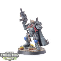 Space Marines - Captain in Phobos Armour - bemalt