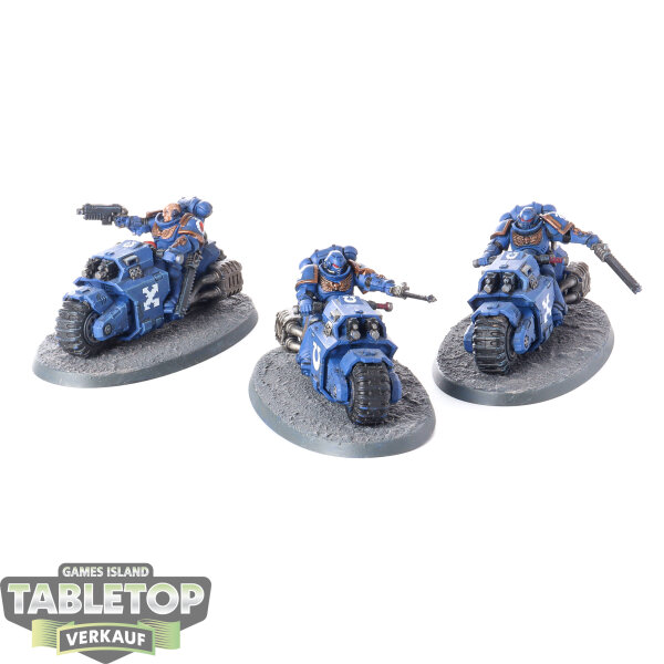 Ultramarines - 3x Outriders - bemalt