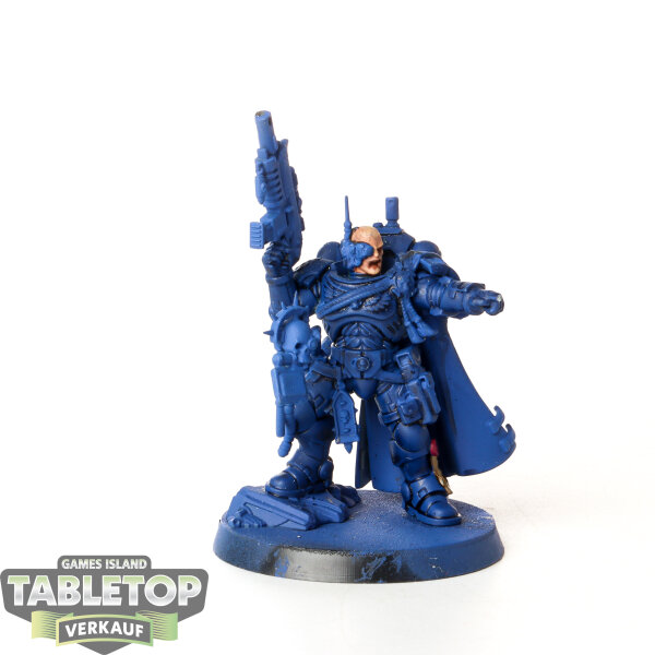 Space Marines - Captain in Phobos Armour - teilweise bemalt