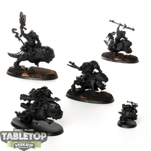 Orks - 5 x Squighog Boyz - grundiert