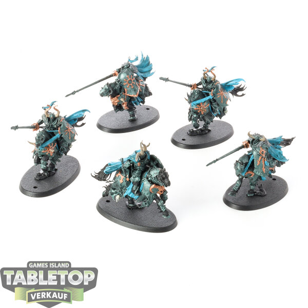 Slaves to Darkness - 5 Chaos Knights - teilweise bemalt