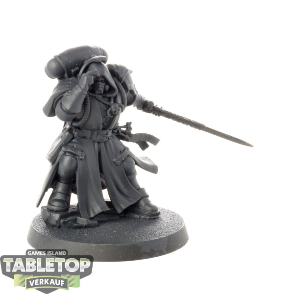 Space Marines - Primaris Librarian in Phobos Armour - grundiert