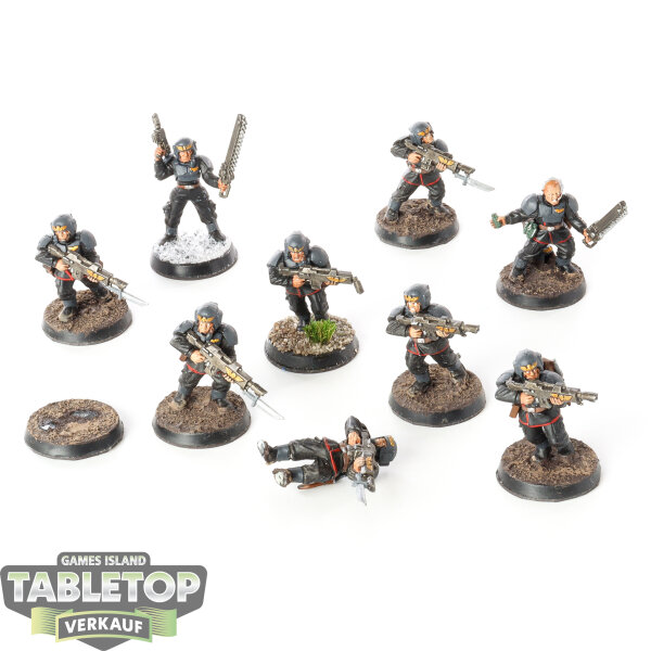 Astra Militarum - 9x Cadian Shock Troops - klassisch - bemalt