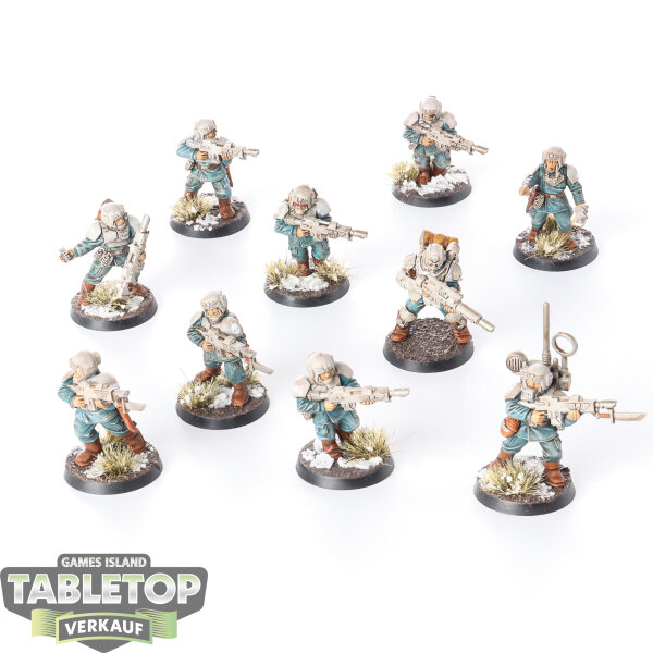Astra Militarum - 10x Cadian Shock Troops - klassisch - bemalt