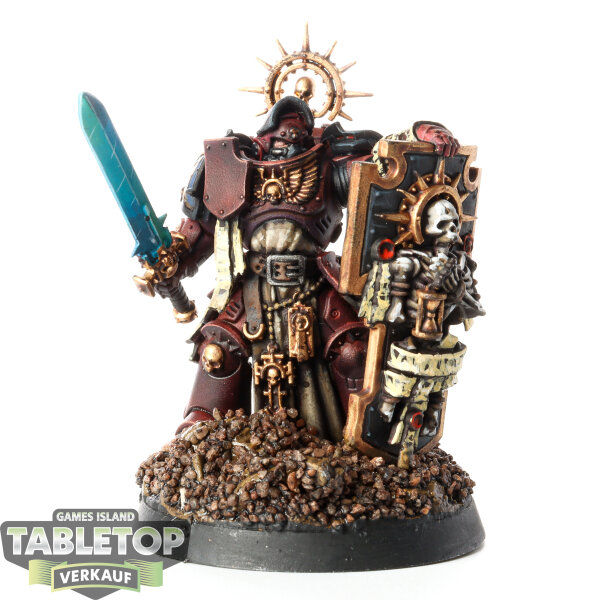 Space Marines - Captain with Relic Shield - bemalt