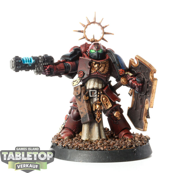 Space Marines - Lieutenant with Storm Shield - bemalt