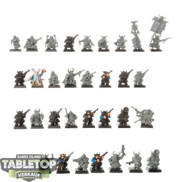 Dwarfen Mountain Holds - 32 x Dwarf Quarrelers - teilweise bemalt