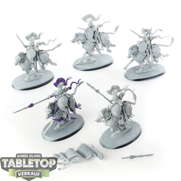 Lumineth Realm Lords - 5 x Vanari Dawnriders - teilweise bemalt