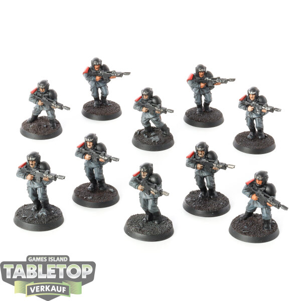Astra Militarum - 10 Cadian Shock Troops klassisch - bemalt