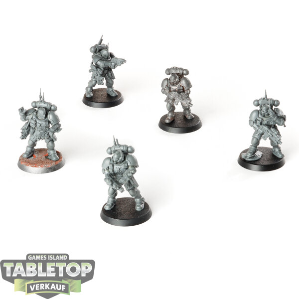 Space Marines - 5x Primaris Infiltrators - teilweise bemalt