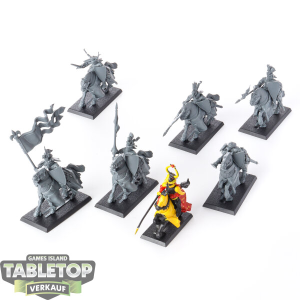 Kingdom of Bretonnia - 7 x Knights of the Realm - teilweise bemalt