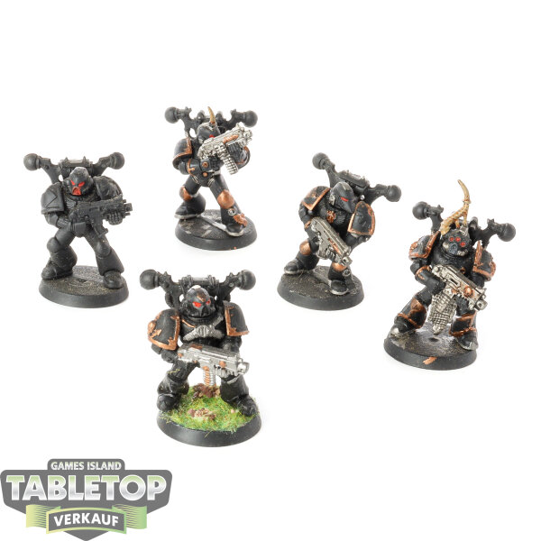 Chaos Space Marines - 5 Chaos Space Marines - teilweise bemalt