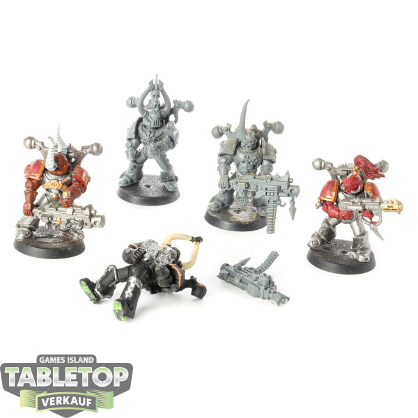 Chaos Space Marines - 5 Chaos Space Marines - teilweise bemalt