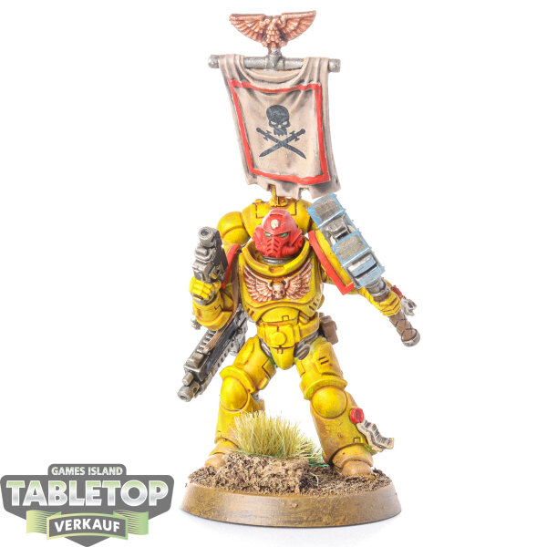 Imperial Fists - Lieutenant - Klassisch - bemalt