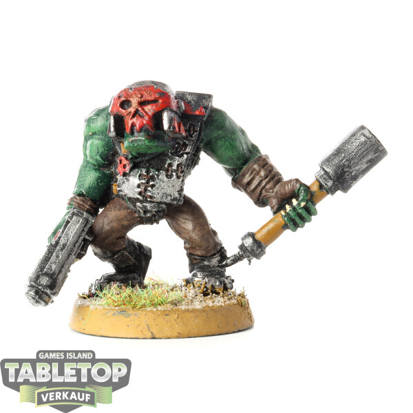 Orks - 1x Tankbustas Ork klassisch - bemalt