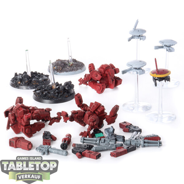 Tau Empire - 3 x XV8 Crisis Battlesuit Team - teilweise bemalt