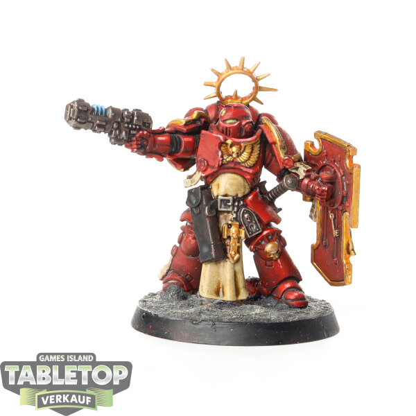 Blood Angels - 3 Lieutenant with Storm Shield - bemalt