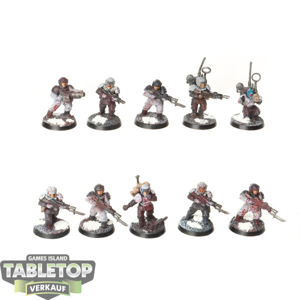 Astra Militarum - 10 Cadian Shock Troops - klassisch - bemalt