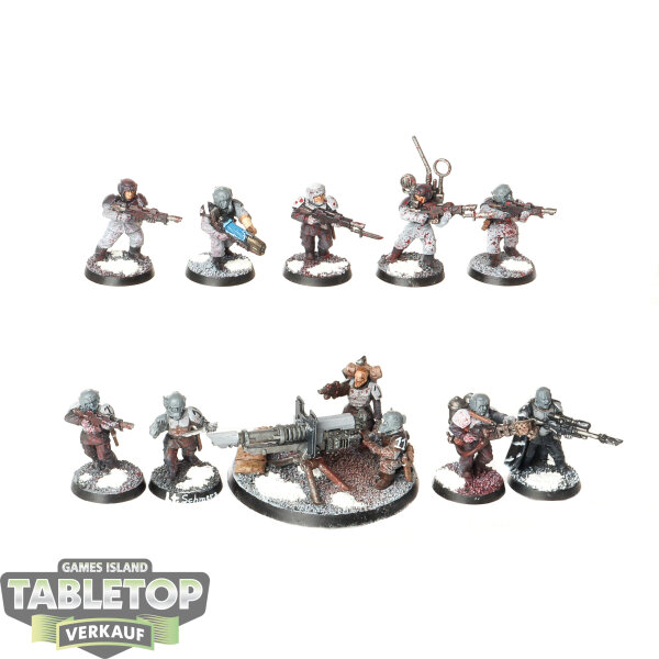 Astra Militarum - 10 Cadian Shock Troops - klassisch - bemalt