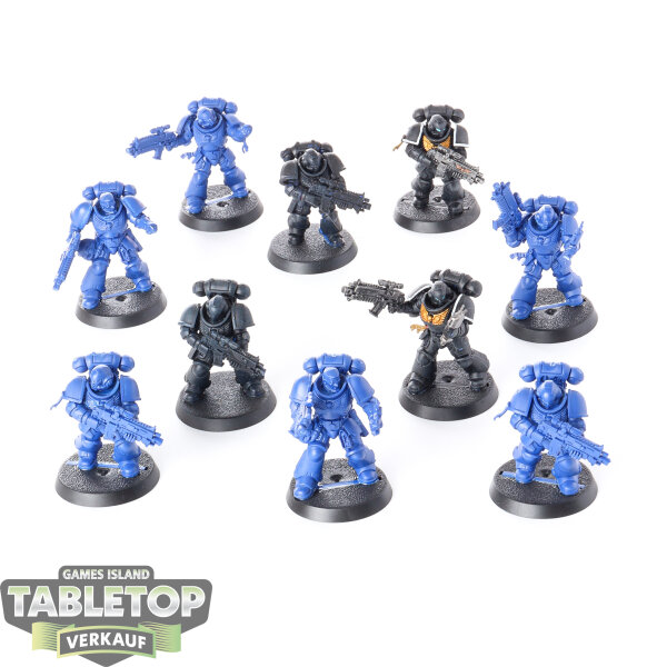 Space Marines - 10 x Intercessors - teilweise bemalt