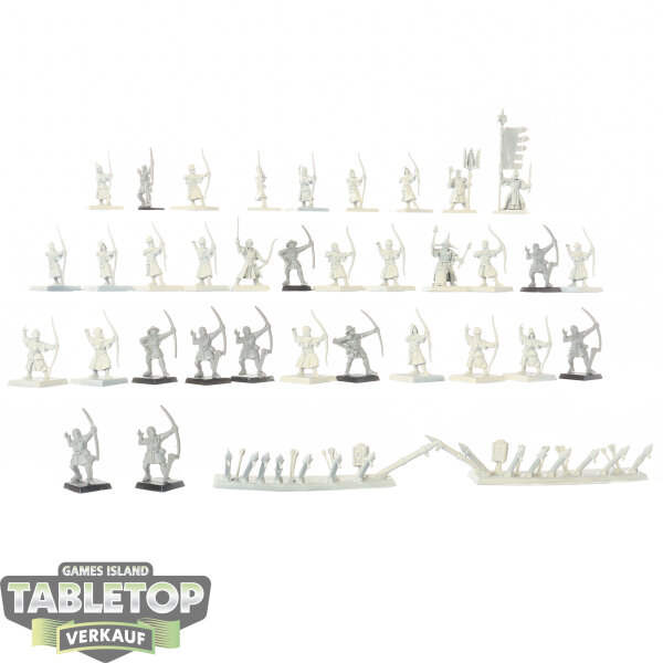 Kingdom of Bretonnia - 36 x Peasant Bowmen - teilweise bemalt
