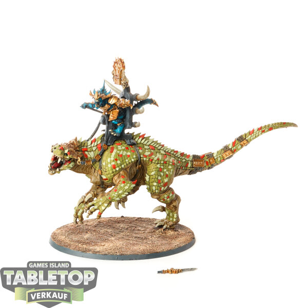 Seraphon - Saurus Oldblood on Carnosaur - bemalt