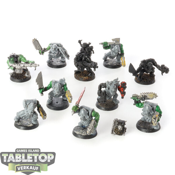 Orks - 10 Ork Boyz klassisch - teilweise bemalt