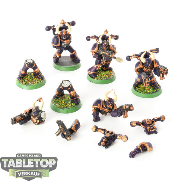 Chaos Space Marines - 5 Chaos Space Marines klassisch - bemalt