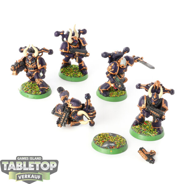 Chaos Space Marines - 5 Chaos Space Marines klassisch - bemalt