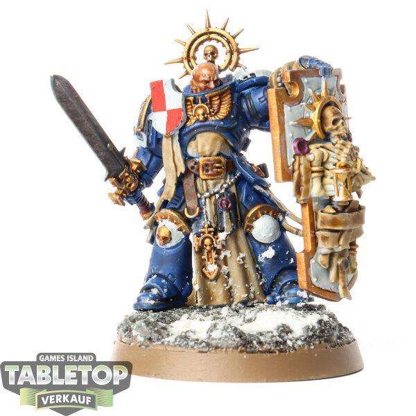 Ultramarines - Captain with Relic Shield - bemalt