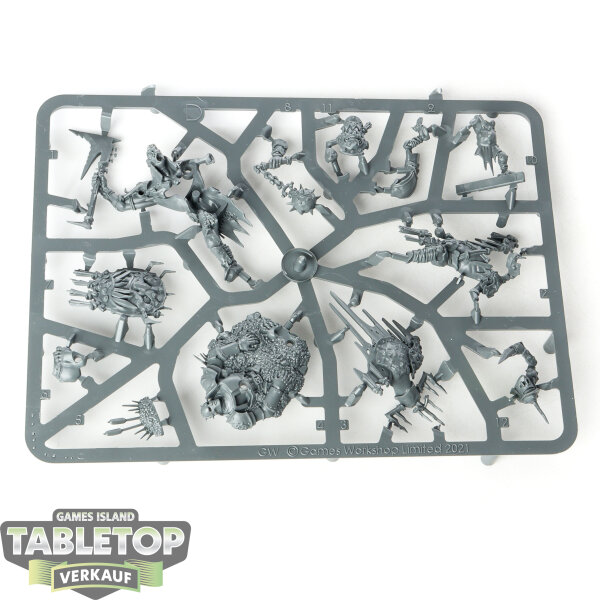 Orruk Warclans - Killaboss with Stab-grot - im Gussrahmen