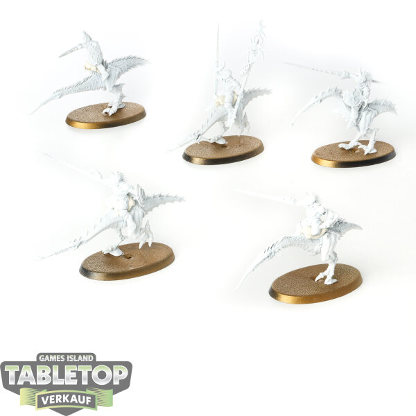 Hedonites of Slaanesh - 5 x Hellstriders - grundiert