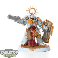 Space Marines - Lieutenant with Storm Shield - bemalt