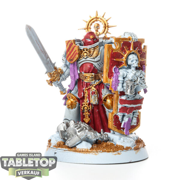 Space Marines - Captain with Relic Shield - bemalt