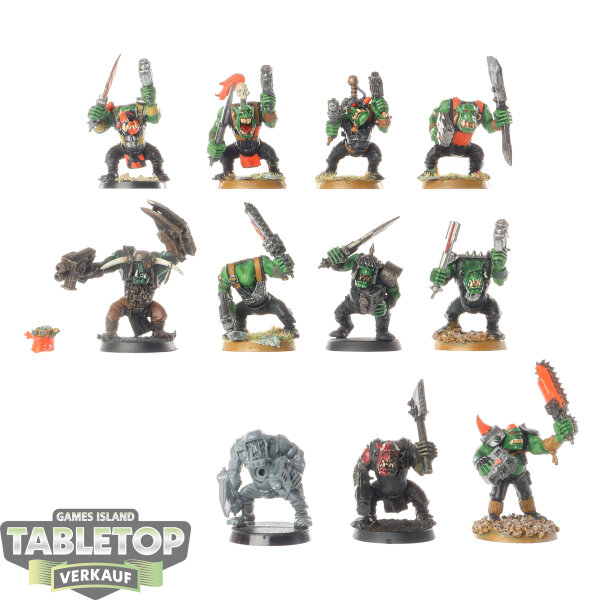 Orks - 11 x Ork Boyz - teilweise bemalt