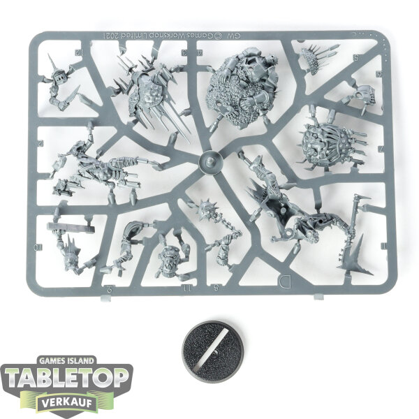 Orruk Warclans - 2 Killaboss with Stab-grot - im Gussrahmen
