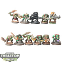 Orks - 11 x Ork Boyz - teilweise bemalt