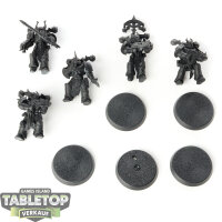 Chaos Space Marines - 5 Space Marines - grundiert