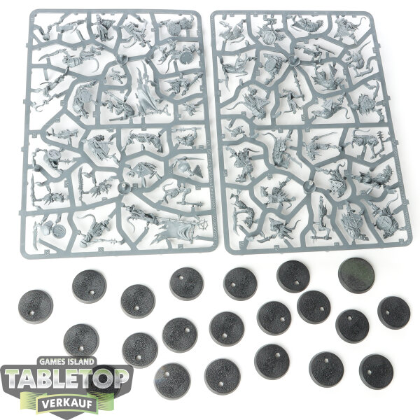 Skaven - 20 x Clanrats - im Gussrahmen