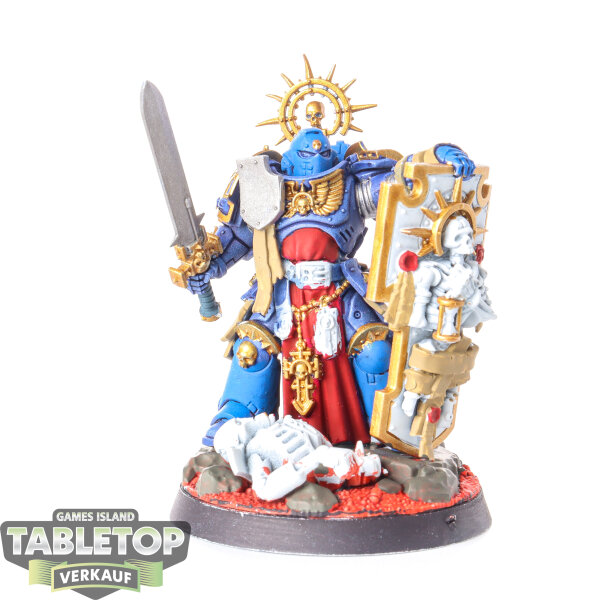 Space Marines - Captain with Relic Shield - bemalt