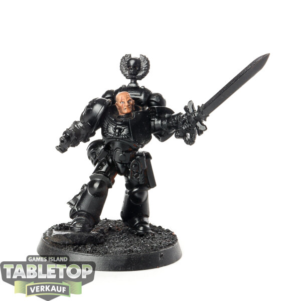 Space Marines - Primaris Lieutenant with Power Sword - teilweise bemalt