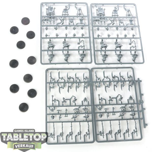 Skaven - 10 Plague Monks klassisch - im Gussrahmen