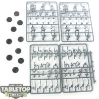 Skaven - 10 Plague Monks klassisch - im Gussrahmen